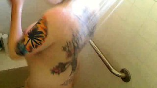 Slutty amateur flashing her big boobs in the backseat
