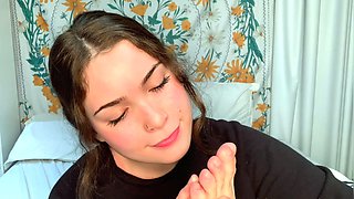 Flexible pale brunette with foot fetish does hot footjob