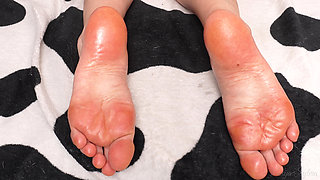 Sweet Toes and Sparkling Soles in Oil!