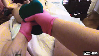 Siouxsie Q Trys to Fit the Whole Thing Inside of Him