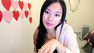 Amateur Webcam Cute Teen Plays Solo