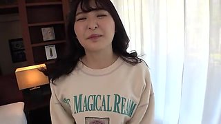 Jカップ美女が初々しさ感じさせる笑顔でエッチな挑戦はじまる