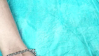 Desi Beautiful Stepmom Pussy Shaving with Stepson