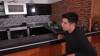Latina stepmom allows to fuck her hard in the kitchen