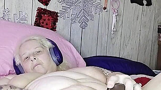 Between Them Dripping Thighes a Cock Cumming to Rise