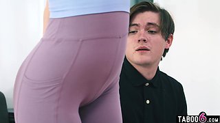 Cameltoe on mature stepmother pointed out