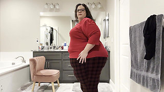 Two Temptations: Plump Paradise Fashion Fiesta (wmv)