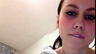 Big Natural Tits Webcam Girl Shows Her Pussy Lips