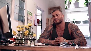 Mr White's Adventurous Beauty Conquers a Powerful White Desire