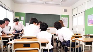 Fetching Japanese teen loves having hardcore sex