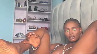 I Like Watching Myself on Camera Getting Naughty with My Huge Dido