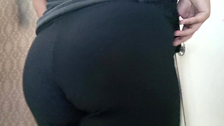 Chubby MILF Masturbates in the Shower