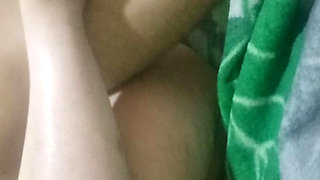 Young, newly married couples have sex