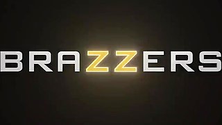 Enjoy watching this stacked ebony girl Kira Noir getting her pussy wrecked by Zac WIld