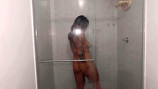 Colombian MILF Welcomes Couple Into the Shower to Give Them a Blowjob
