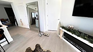 Amateur Big Boobs jerks Big Dick