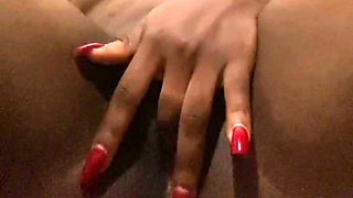 I'm so horny I can't stop fingering my wet pussy