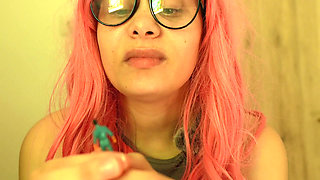 Giantess Chewing Gum