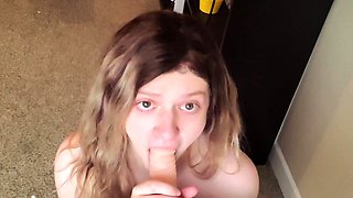 Hot amateur webcam teen masturbates for their fans