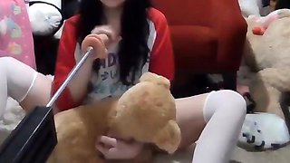 Hot amateur webcam teen masturbates for their fans
