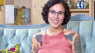 Amateur tatted doll plays with her vibrator