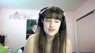 Big boob brunette masturbates on webcam