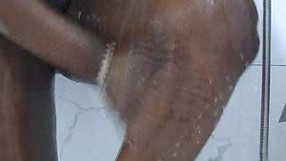 A hot gel bath washing my pussy to get it clean so I can fuck.