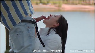 Leo Dee And Skye Young In Risky Blowjob On The Beach For A Friend