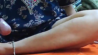 Bhabhi Ko Mc Mai Hi Condom Laga Kar Choda