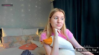 Perfect big ass and natural big boobs blonde skinny teen - Blonde