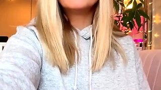 Hot amateur blonde pregnant toying her pussy solo