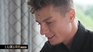 Engaging Candi's cuckold scene