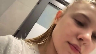 Hard Masturbating in the Gym