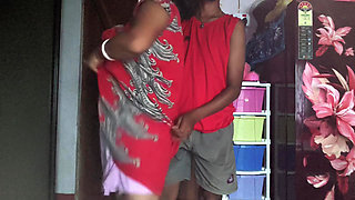 Desi Aunty ki jobordas chudai Aunty ki ghor par