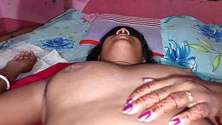 Desi aunty is satisfying her sexual needs with her son and the aunty is very happy.