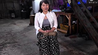 Asian japanese amateur has deep throat