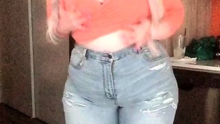 Solo masturbation of a beautiful amateur blonde