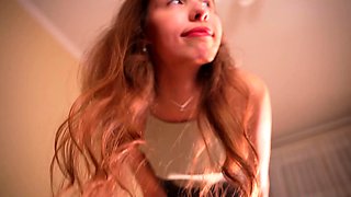 Brunette Couch Webcam Solo Fun Masturbating