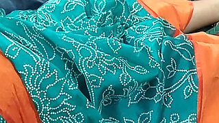 Step Sister and I Were Relaxing on the Bed When He Was Shocked to Think That I Suddenly Wanted to Have Sex with Him.