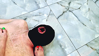 Foot fetish in black stockings. Then the Mistress allows the slave to remove her stockings and suck her toes.