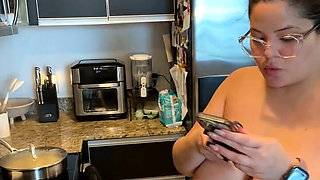 topless cooking & shower stream