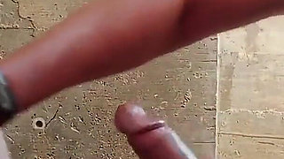 Wife Escapes to Give a Blowjob to the Worker of a Ruined Constructions