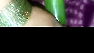 Karwacaut Me Desi Bhabhi Ka Gift Mere Liye Chut Me Khira Dala