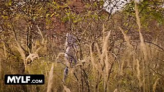 Fabulous czech cougar Lexi Dona loves staying in form by seducing random strangers - momshoot