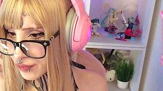 Close up with teen blonde sex doll rubbing her cunt