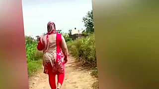 Hot Pakistani Bhabhi Gives Blowjob and Takes Cum in Mouth - Hardcore Sex