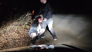 Slutmomhappiness Breaks Boundaries in Outdoor Pissing