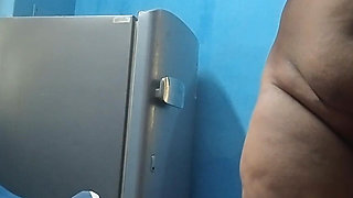 Solo Hot Aunty Showing Boobs