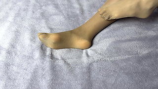 Secretary in Nylon Pantyhose Loves Her Long Legs