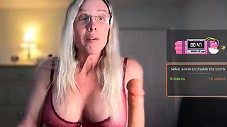 Big boobs milf masturbates with her dildo
